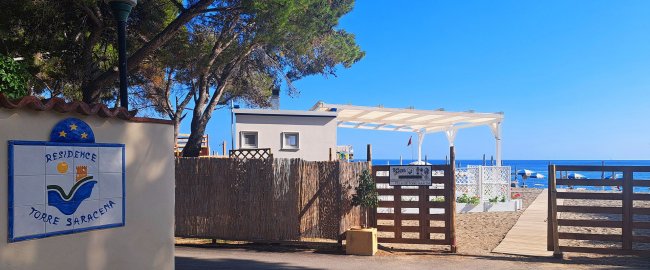 Ingresso di una residenza vicino al mare.